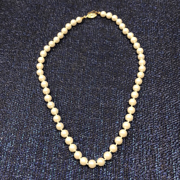 Jewelry - Vintage Pearl Necklace- Costume